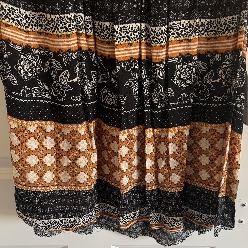 NWT New Directions Floral/Geometric Patterned Sleeveless Top - Black & Brown 2X - Picture 3 of 7